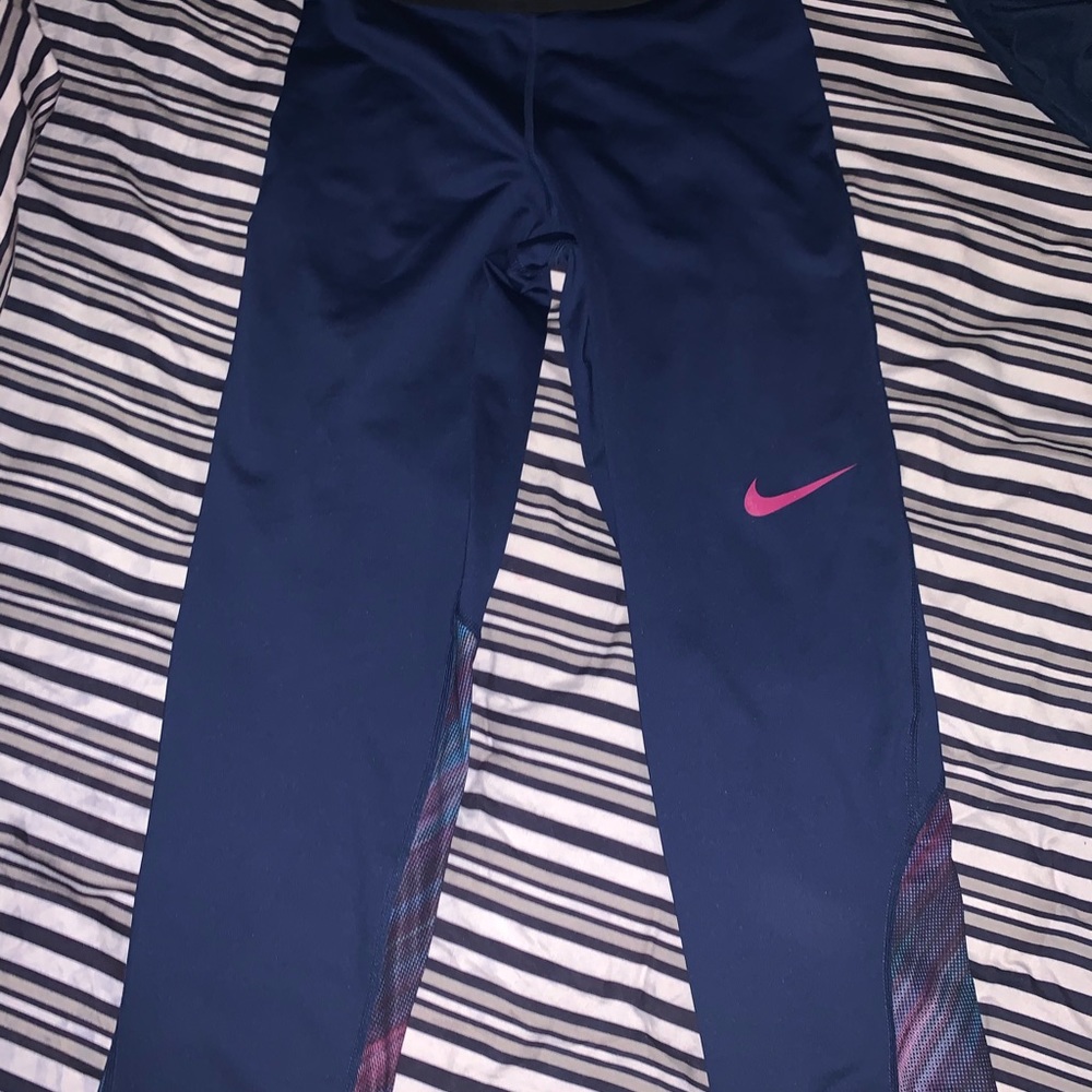 Nike Pro Capri - image 3